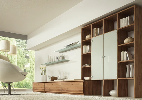 Individuelle Inneneinrichtung aus Holz